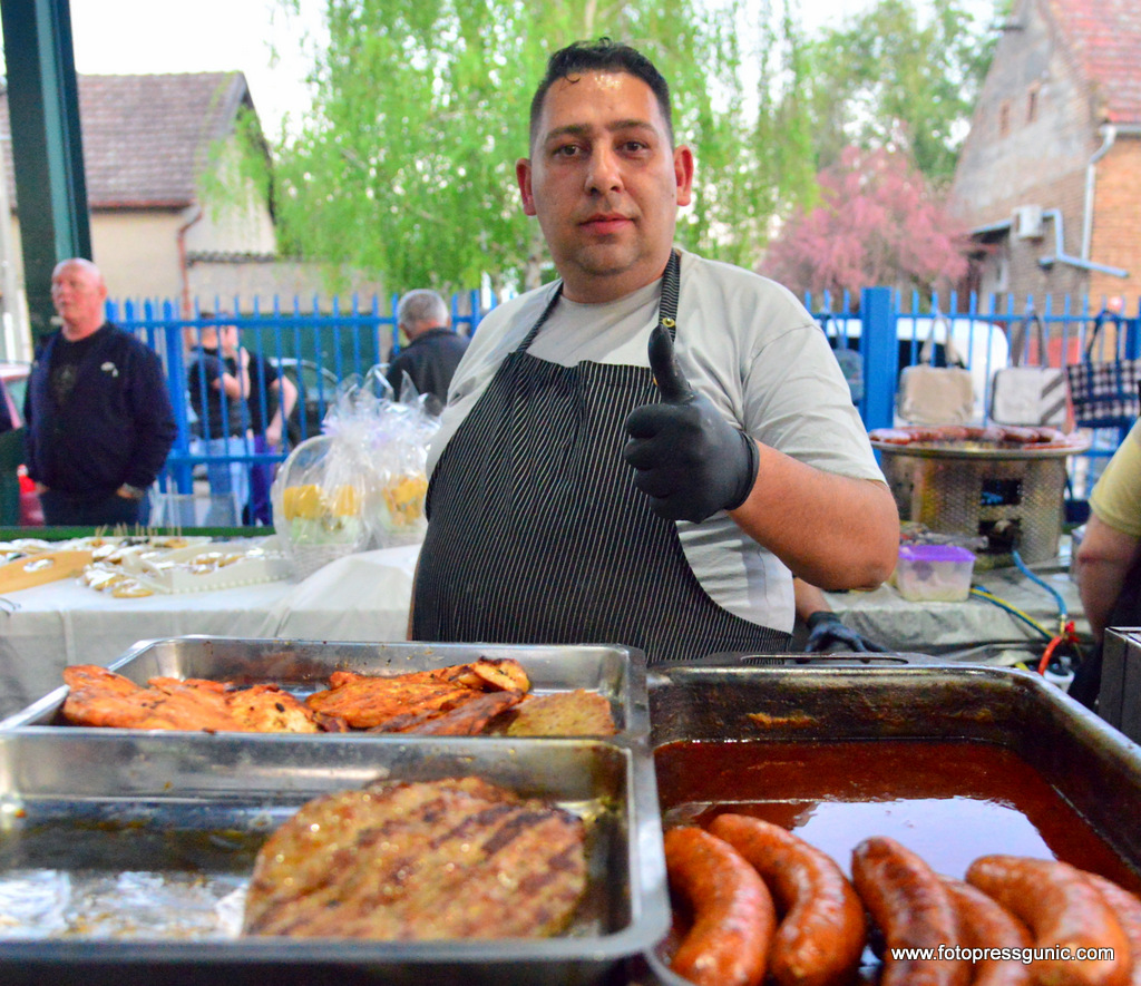 NOĆNI BAZAR U ZRENJANINU-VAŠAR LUKSUZA I DOKOLICE